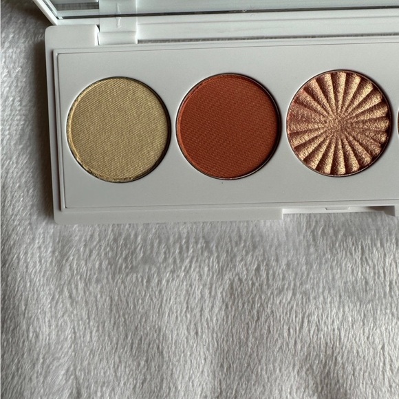 Ofra Cosmetics Getaway Eyeshadow Palette - Picture 2 of 5